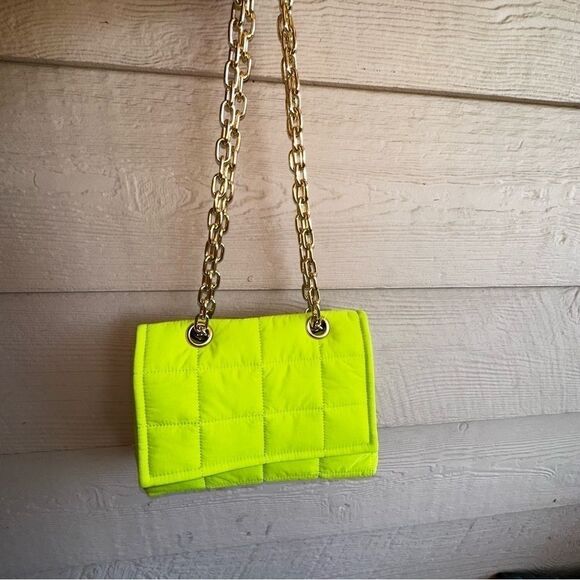 NWT FUTURE COLLECTIVE WITH GABRIELLA KAREFA-JOHNSON
Crossbody Bag W/ Gold Chain - Picture 4 of 11